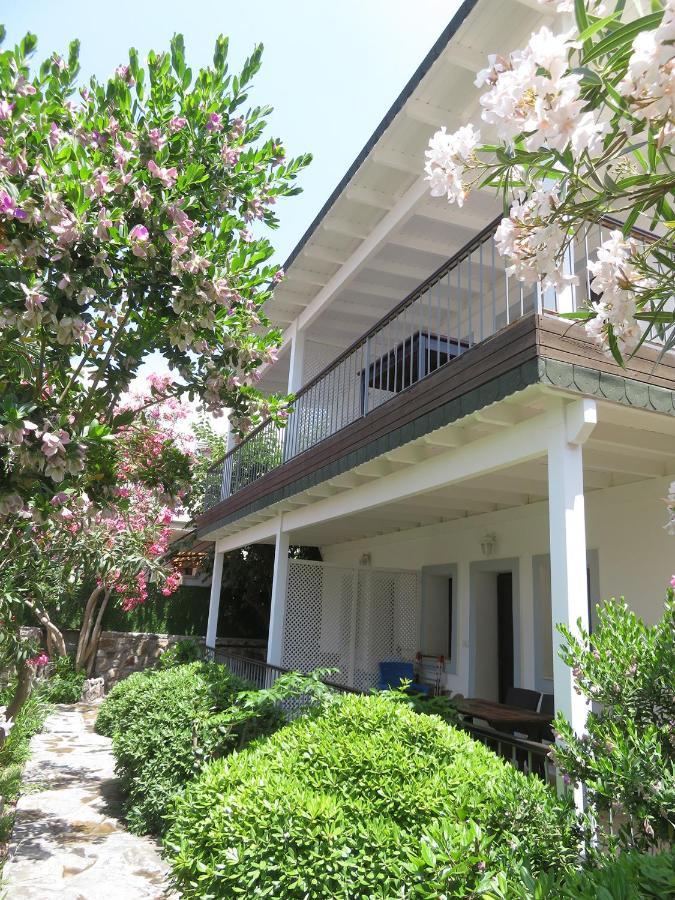 Arriba Pension & Restaurant Gumusluk Exterior photo